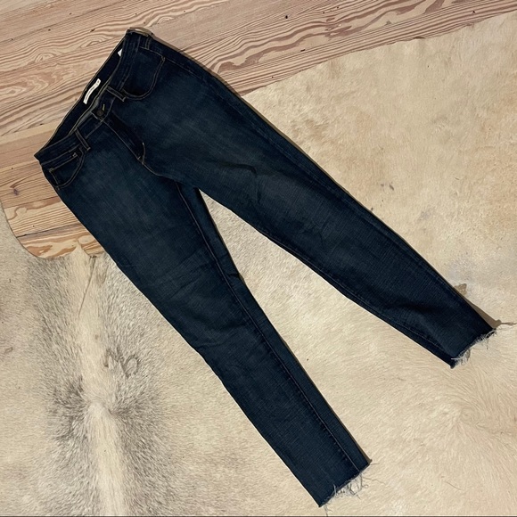 Levi's Raw Edge High Rise Skinny Jeans - Picture 6 of 8